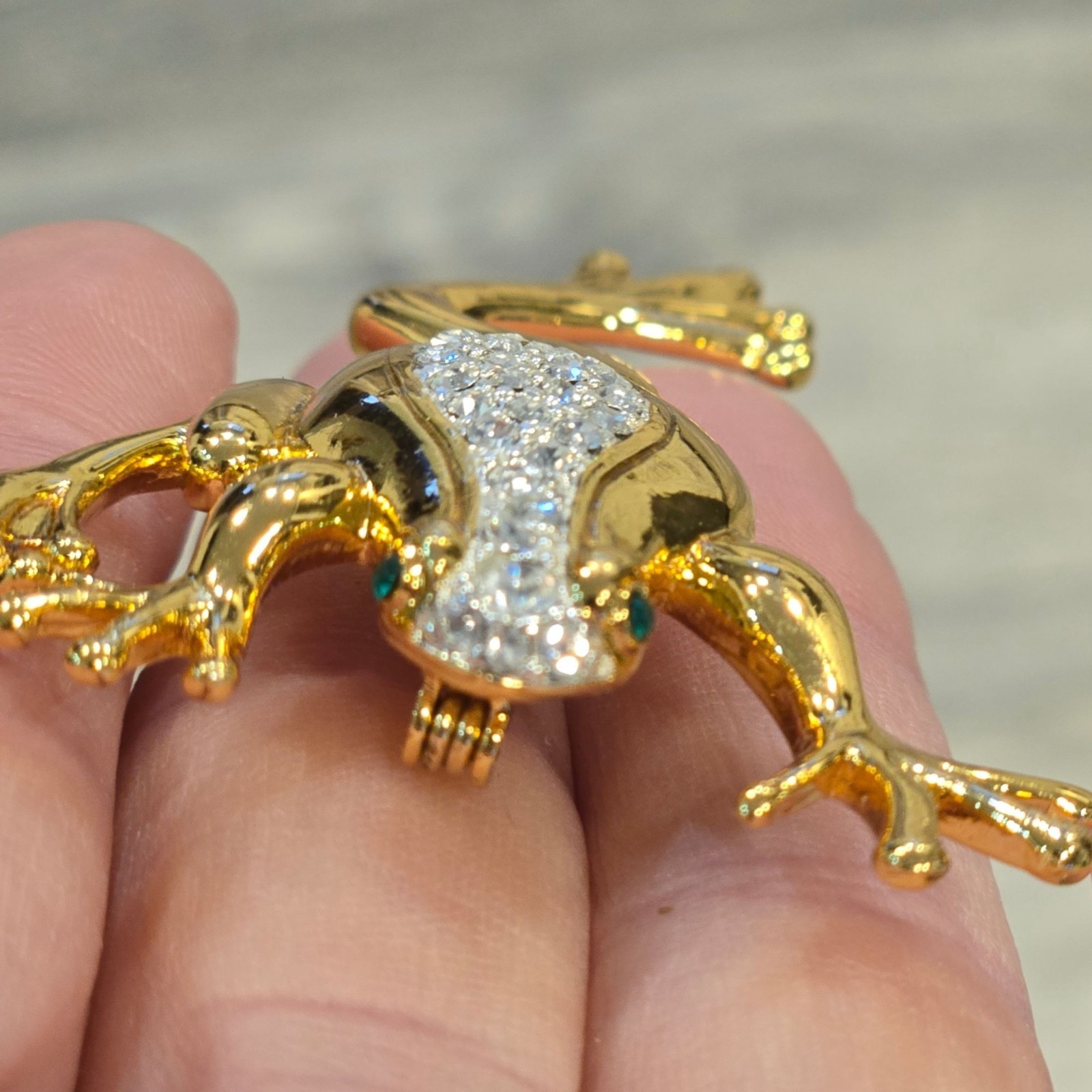 Vintage tree Frog Brooch Rhinestone Pavé Green Eyes Statement Costume Jewelry