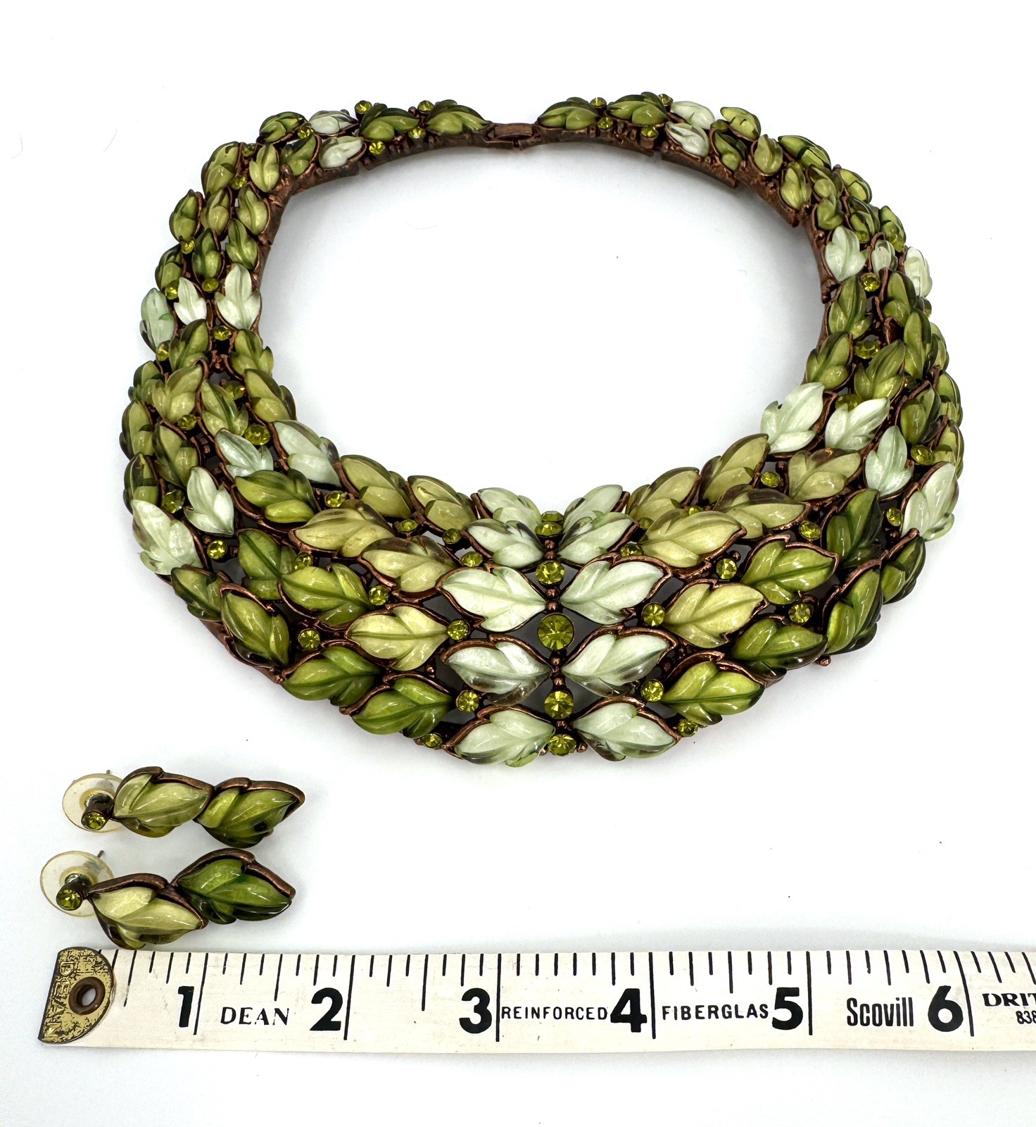 Vintage thermoset Statement Collar Necklace And Earrings Green Leaf