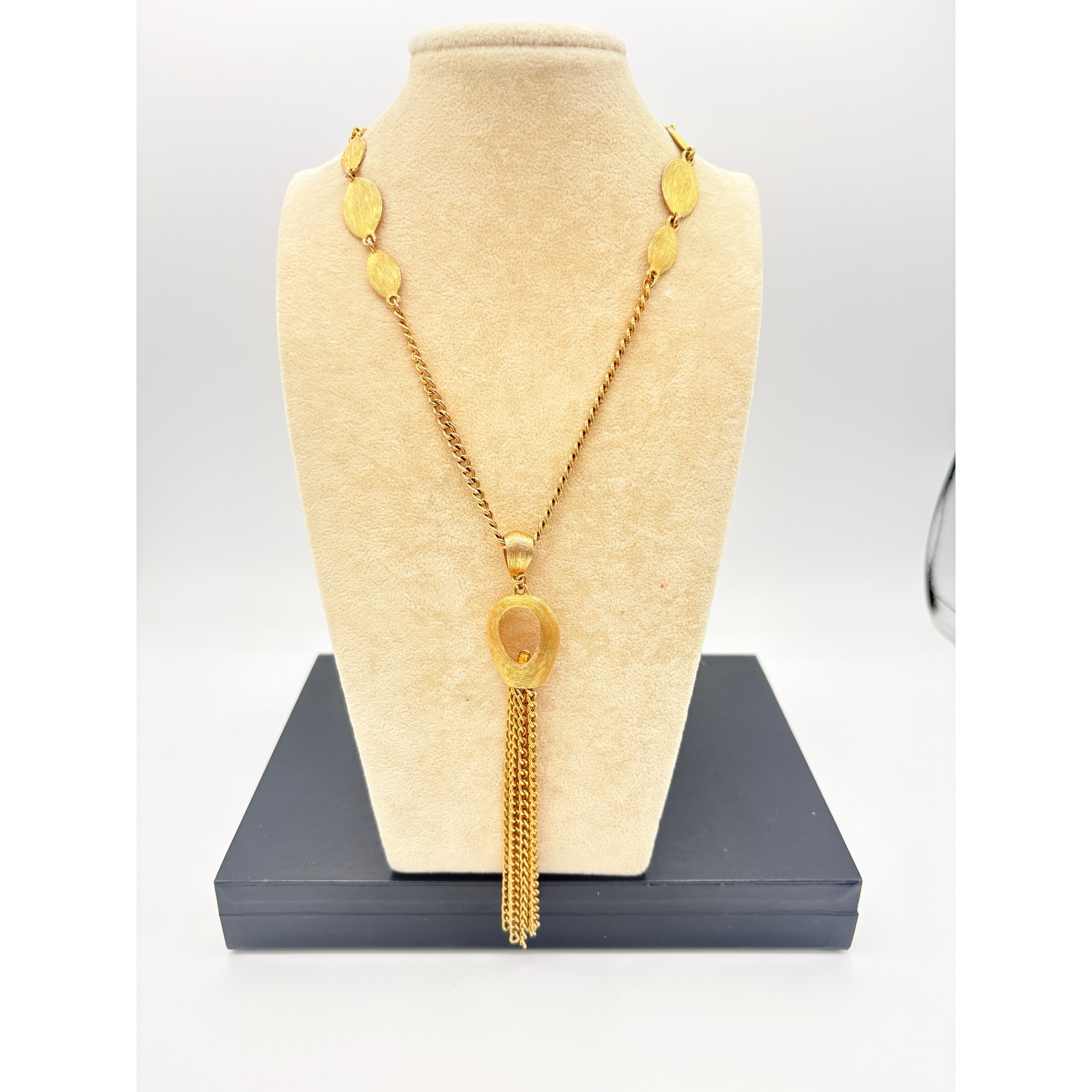 Vintage Gold‑Tone Tassel Necklace Oval Stations 1990s Fashion Jewelry