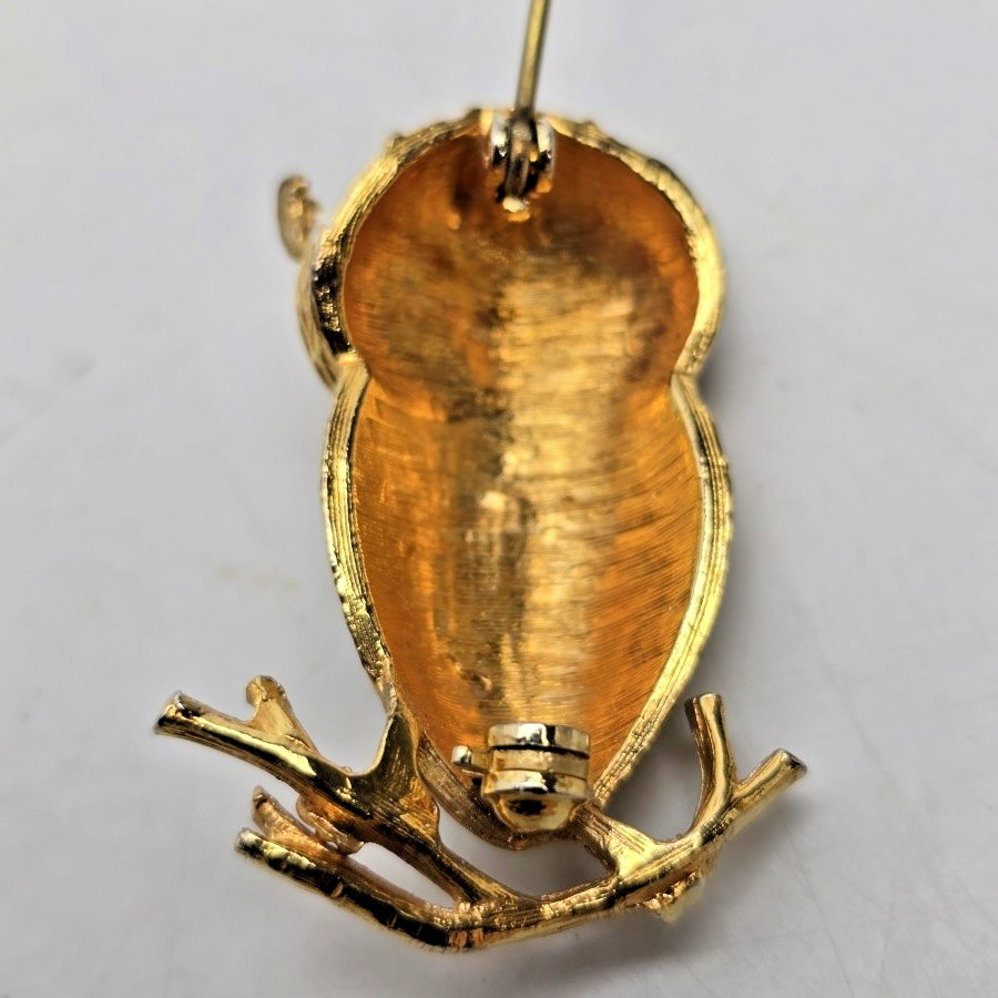 Owl Bird Brooch Pin Enamel Gold Tone Red Rhinestone Eyes 1.5″ Fashion Jewelry