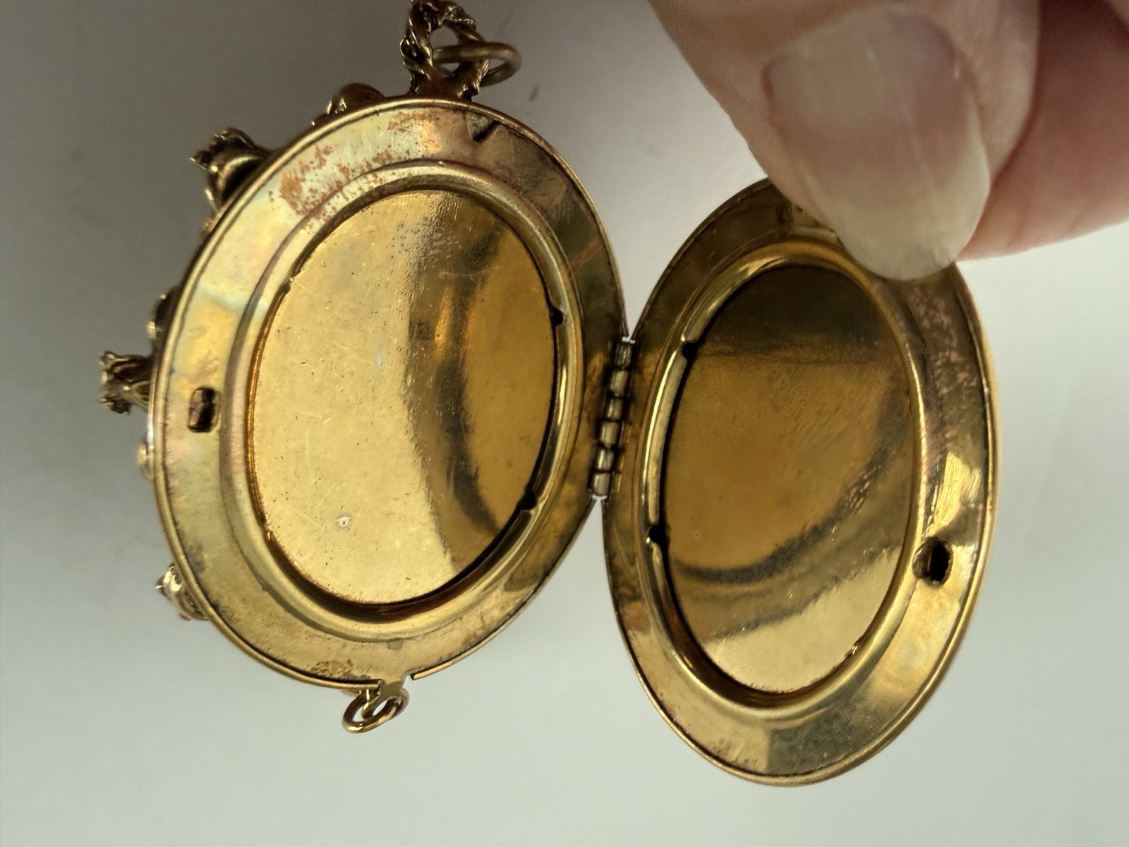 Vintage gold tone jewelry Lot 0f 5