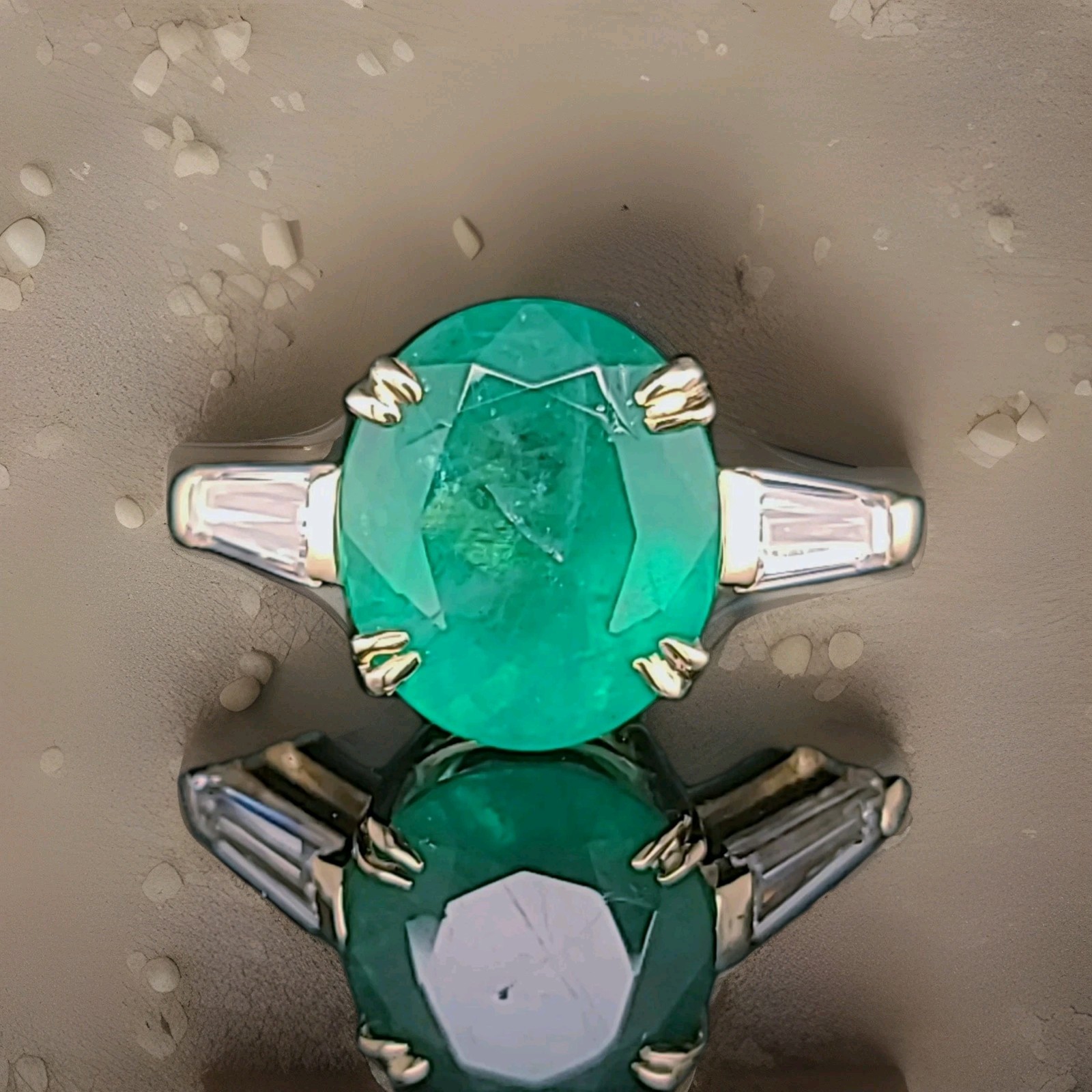 Vintage 14k Yellow Gold Engagement Ring 9.42CT.Natural Green Emerald Oval Shape