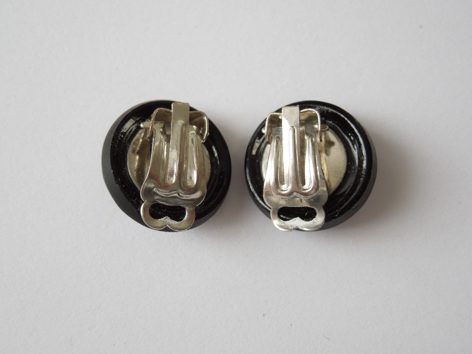 Vintage Earrings Clip-On Pressed Glass Faceted Round Black 7.2 G/Ø 1.8 Cm