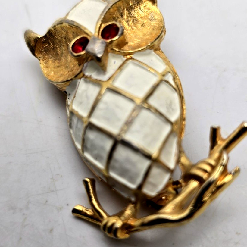 Owl Bird Brooch Pin Enamel Gold Tone Red Rhinestone Eyes 1.5″ Fashion Jewelry
