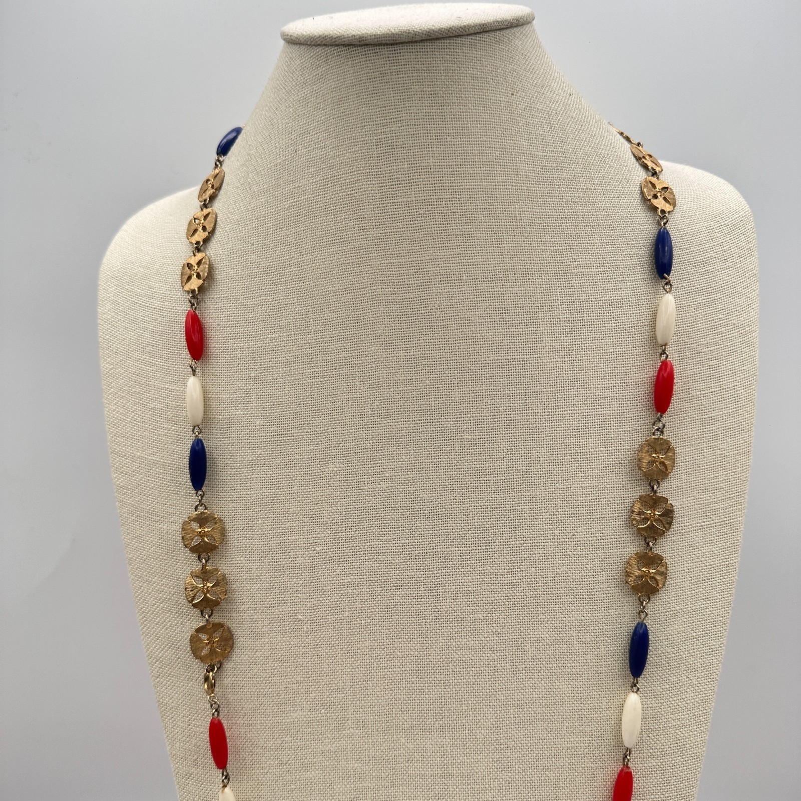 Vintage 80s Patriotic Red White Blue Beaded Gold Tone Necklace Classic Jewelry