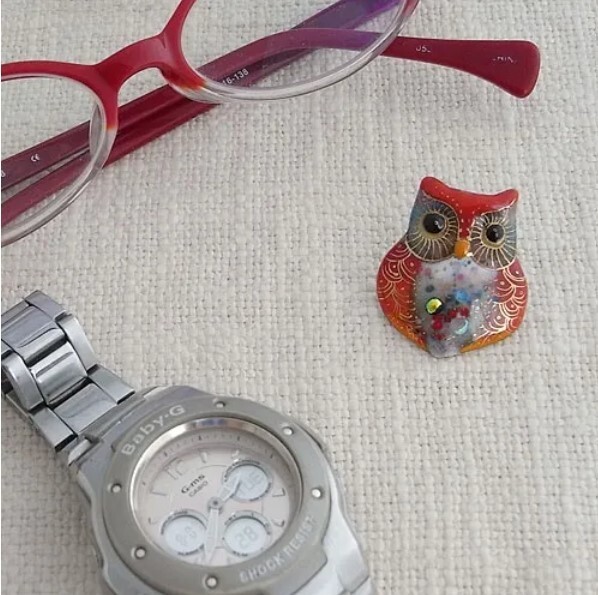 Red Owl – Japanese cloisonné enamel Pin Badge Made-to-order NEW