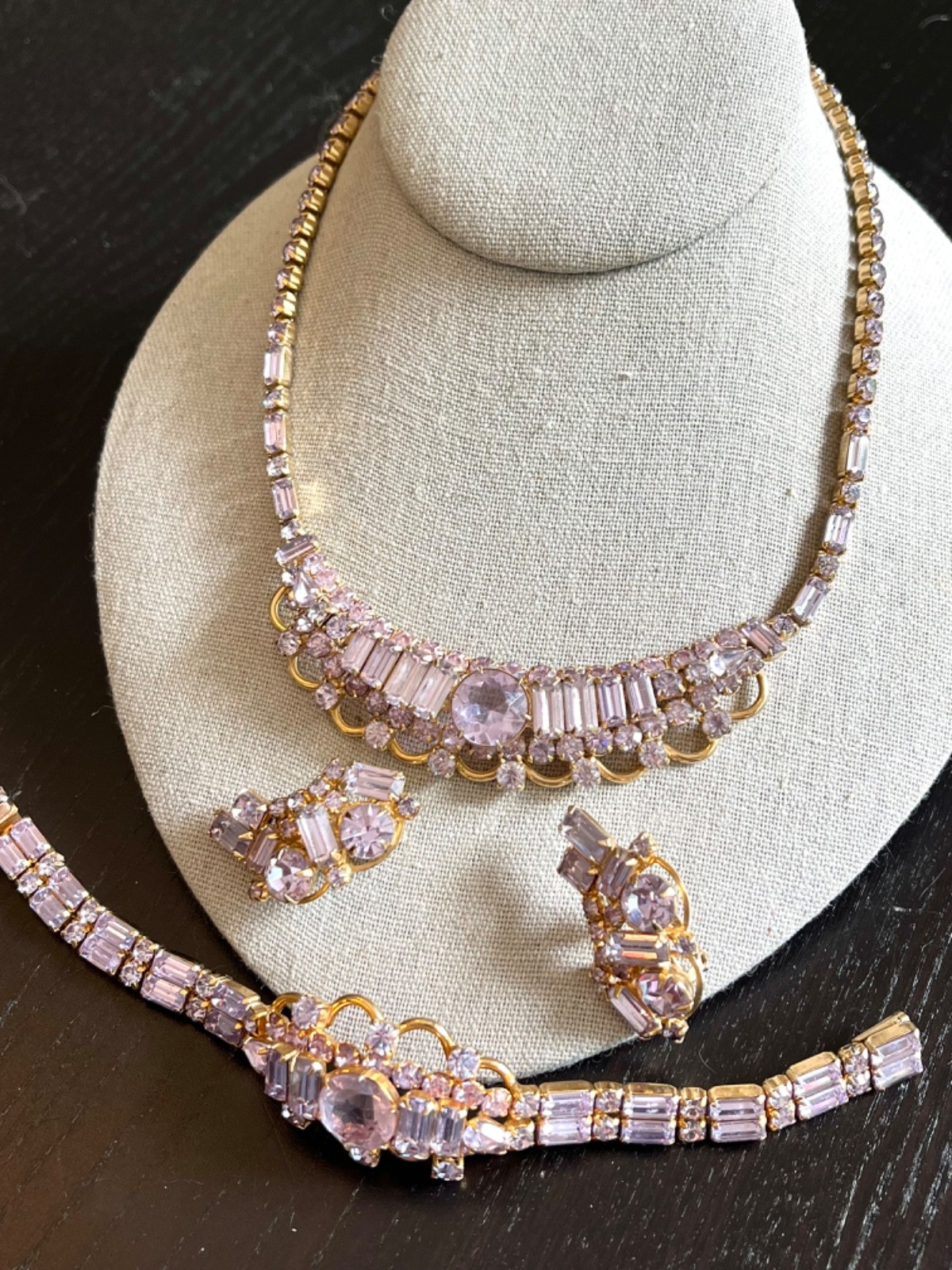 Outstanding Vintage Kramer New York Necklace Bracelet Earrings Lavendar Amethyst