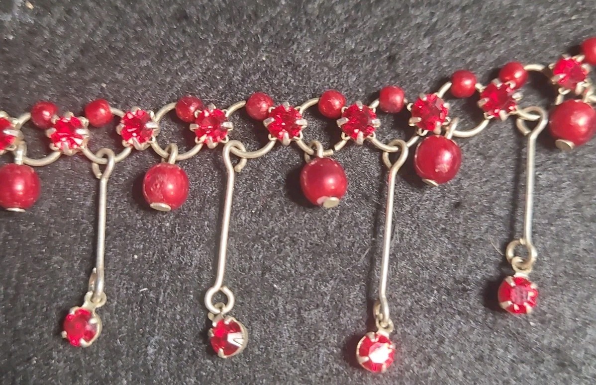 Vintage Sparkly Red Bead & Rhinestone Necklace 18”