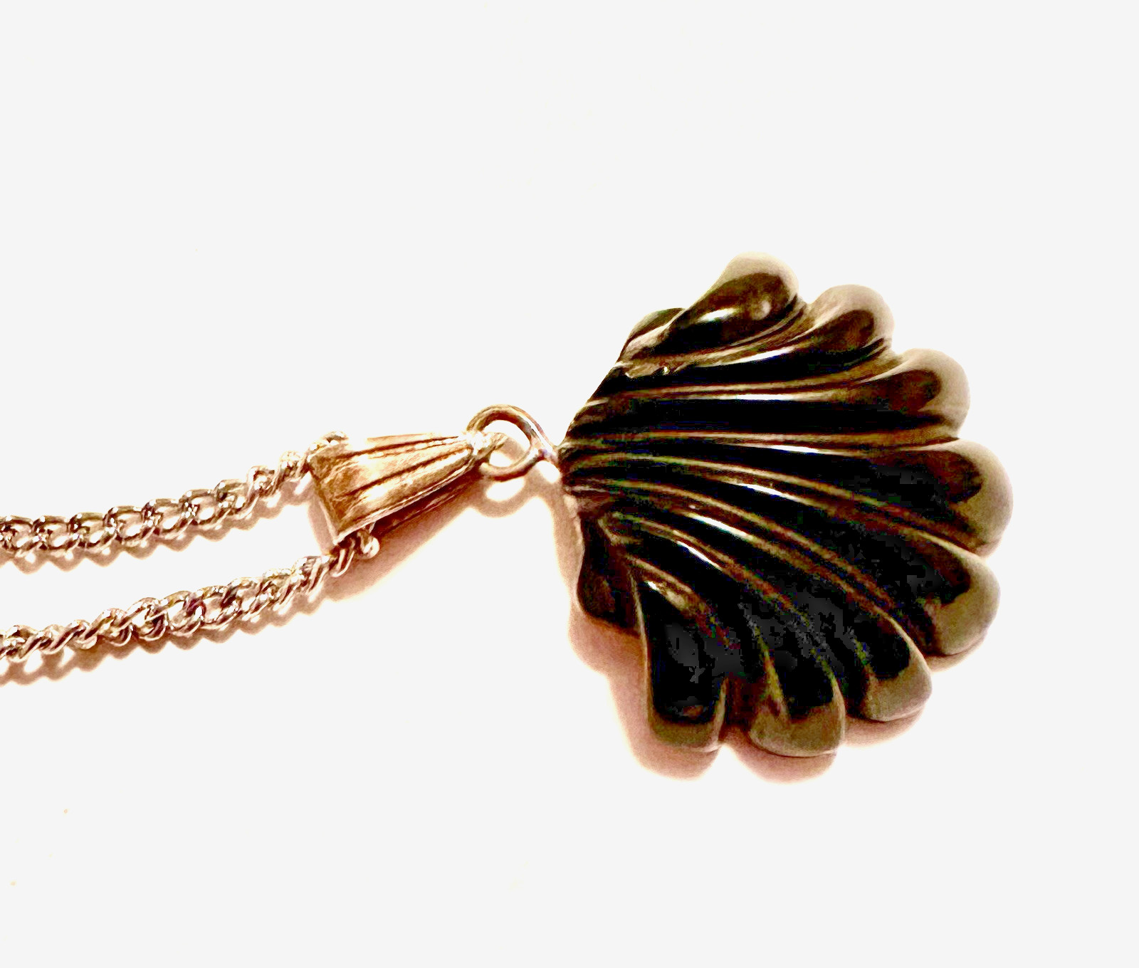 Vintage Signed Sarah Coventry Black Shell Pendant Necklace Silver Tone 18.5″