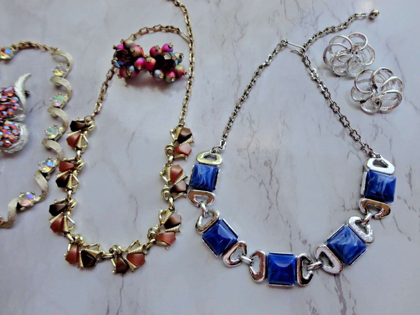 LOT OF 6 MID CENTURY KRAMER CORO SARAH COV RHINESTONE NECKLACES BROOCH EARRINGS