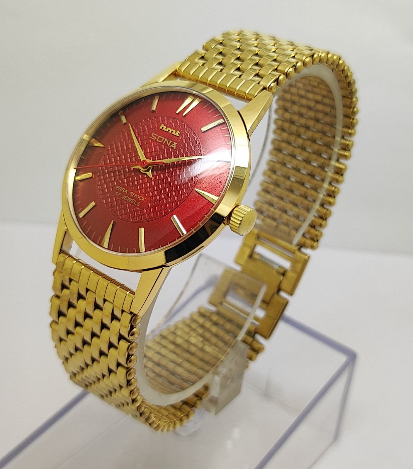 Vintage Hmt Sona Red Dial 17 Jewels Para Shock Mechanical hand winding Watch**