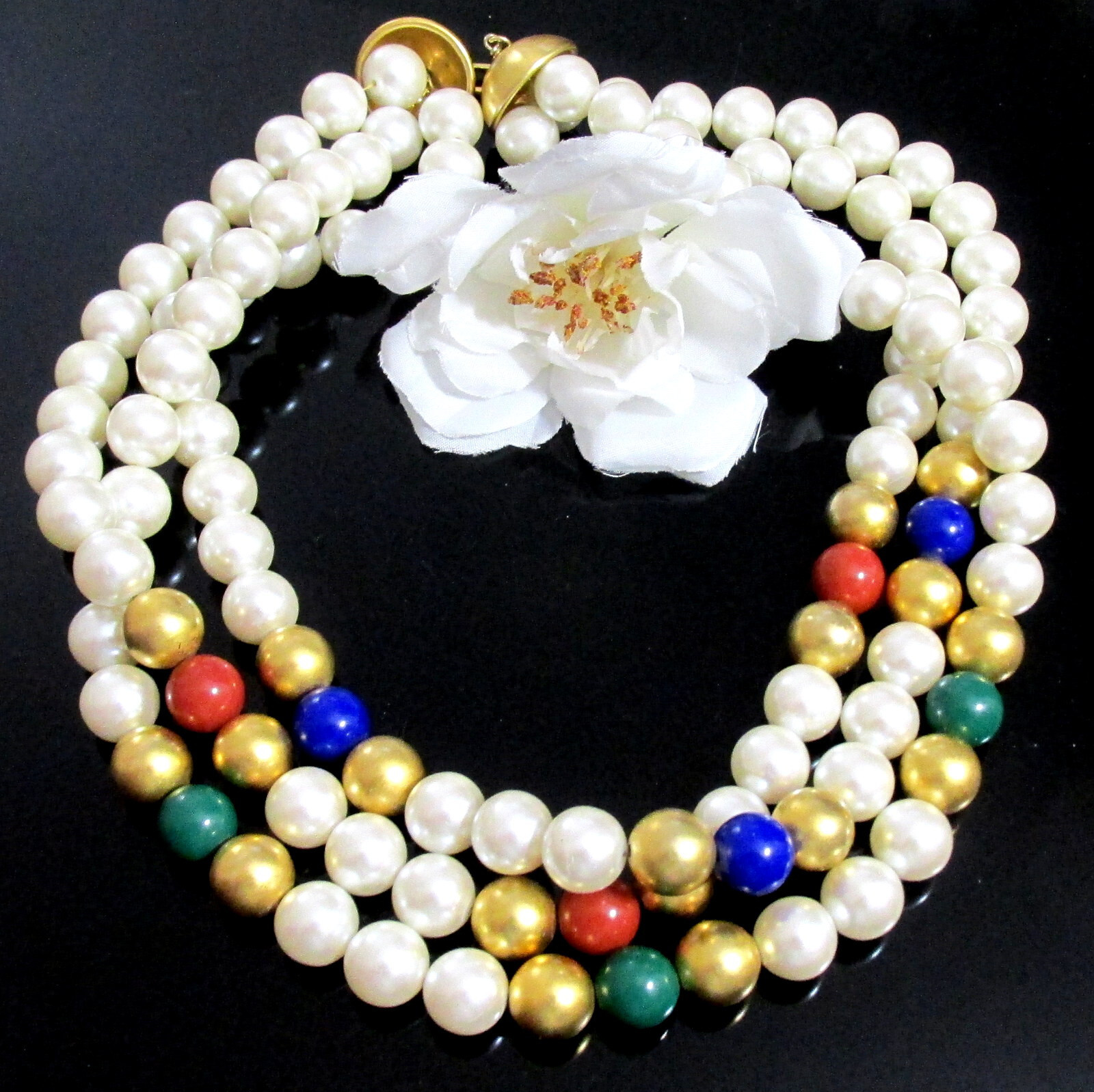 VTG RUNWAY BOOK PIECE NAPIER 3 STRAND FAUX PEARL/BEAD NECKLACE GP “Scarborough”