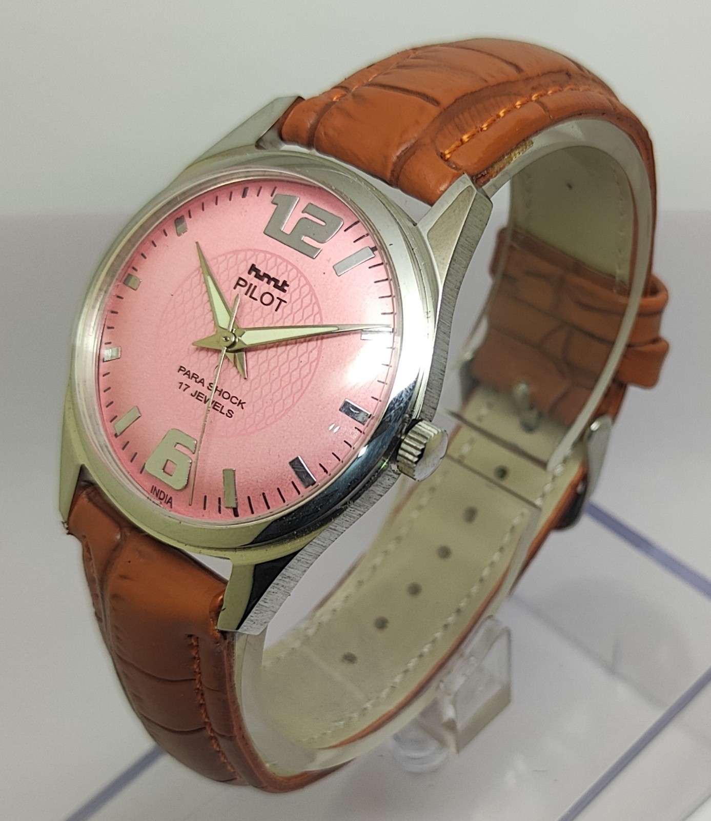 Vintage Hmt Pilot Pink Dial 17 Jewels Para Shock Mechanical hand winding Watch