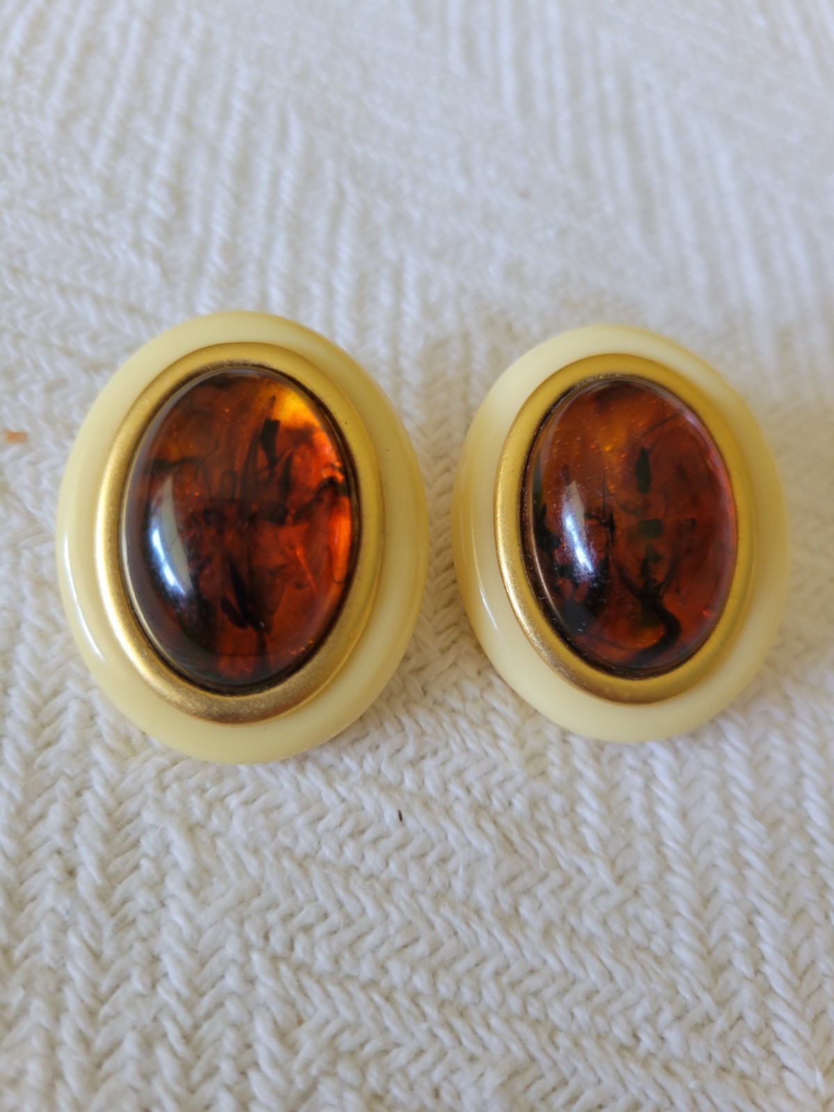 Vtg. Rare Gorgeous Yves Saint Laurent FAUX AMBER Clip-On earrings Mint