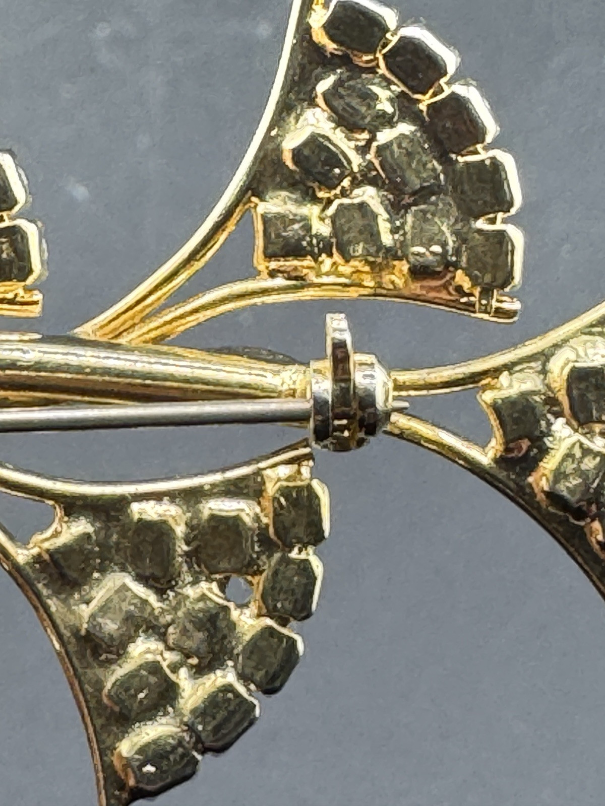 Unmarked Rhinestone Elegant Brooch / Pin (Loose Back) See Pics