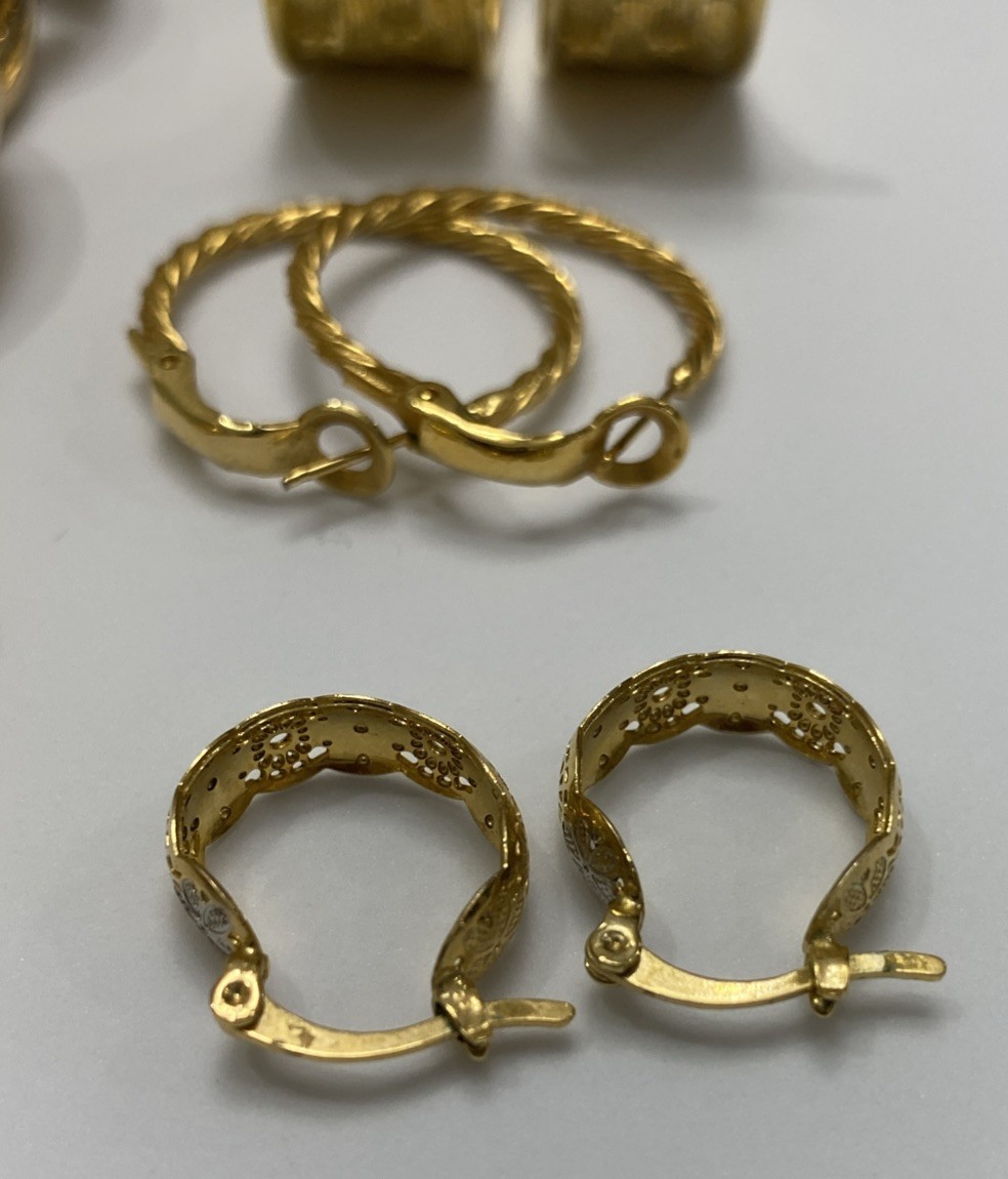 ✨Vintage To Now Lot Of 9 Pairs Beautiful Gold Tone Estate Pierced Earrings✨