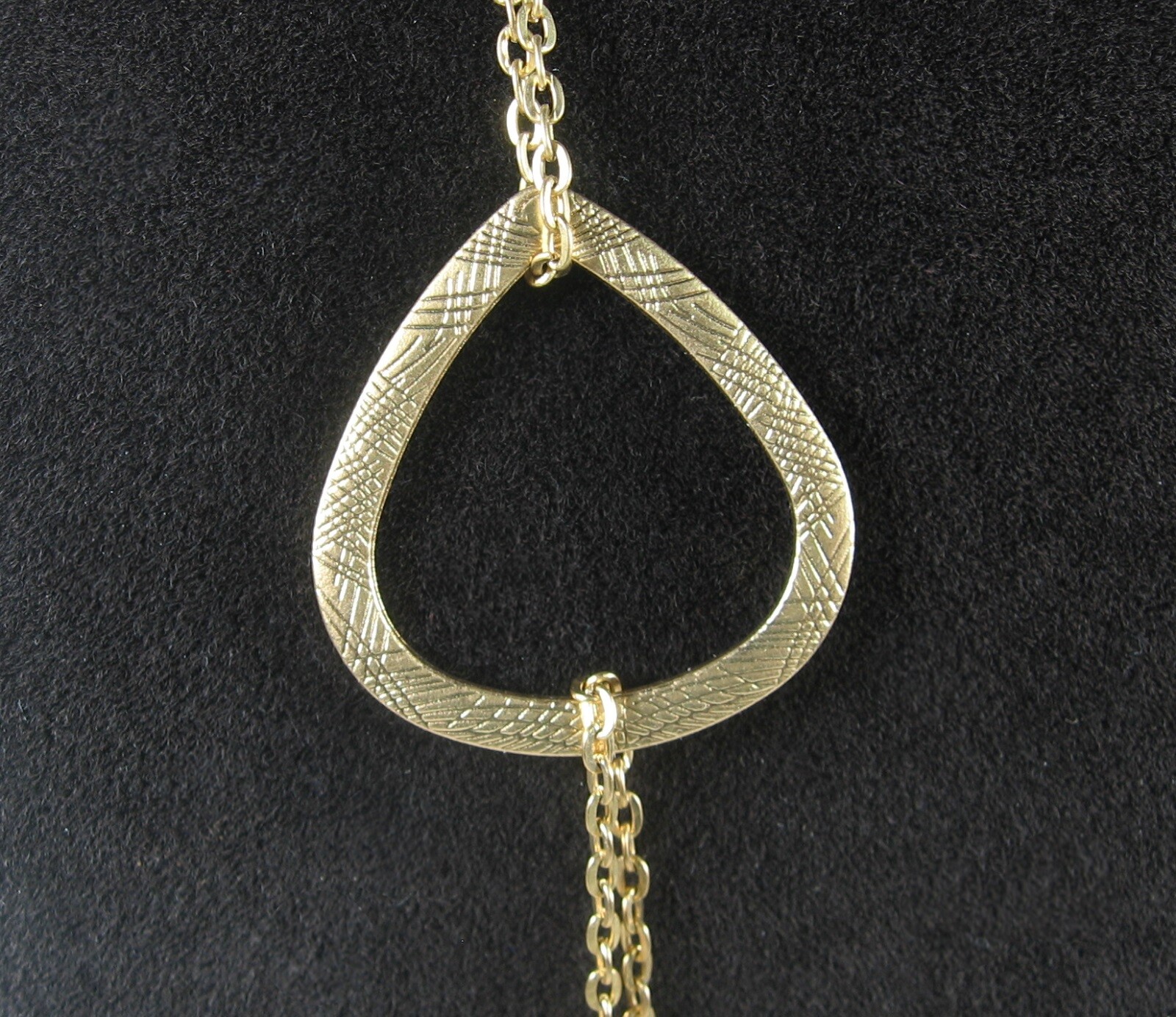 A.N.A Vintage NECKLACE Rounded Triangles Goldtone Designer Signed Tags Ana 36″