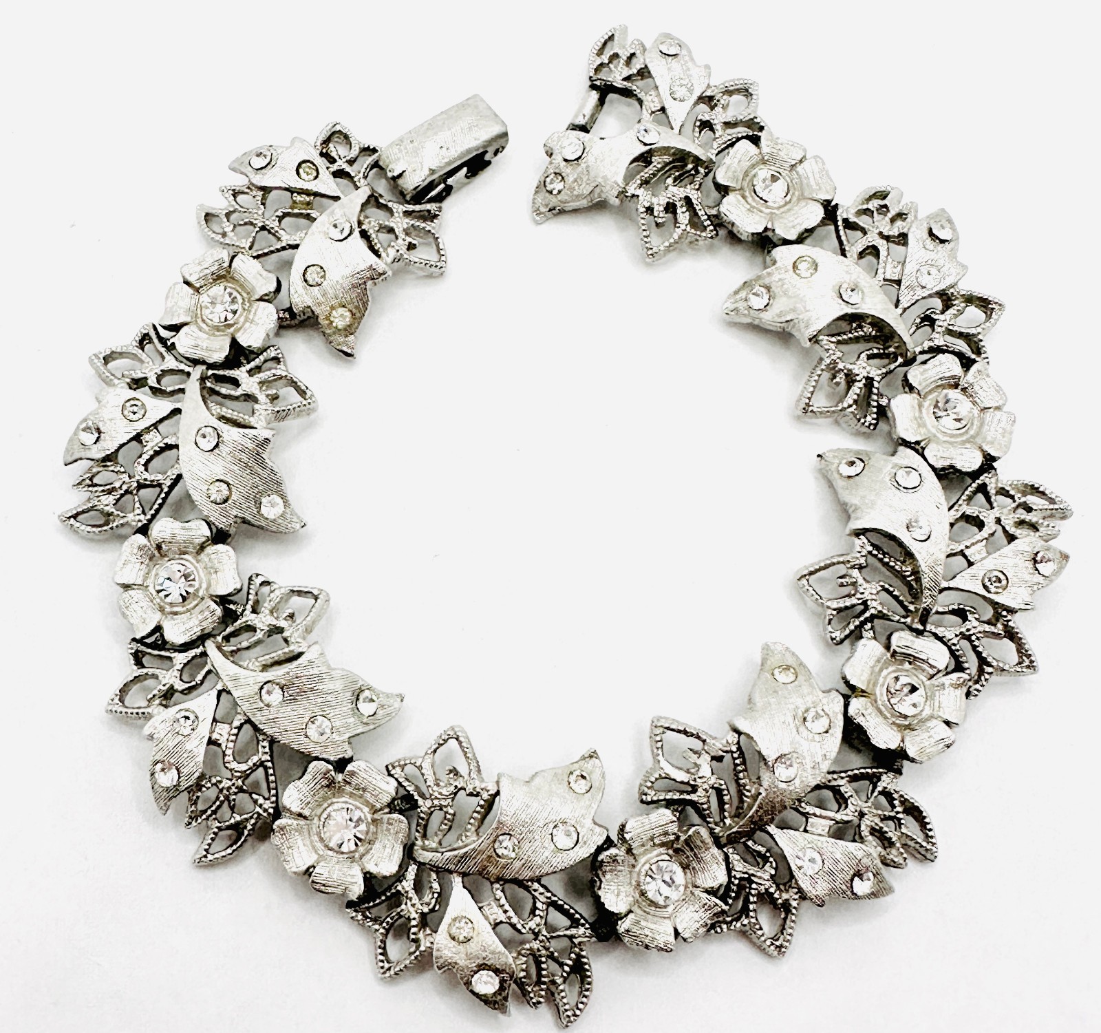 Unusual Signed Vtg Kramer Brushed Silver Tone Rhinestone Floral Bracelet 6.75″