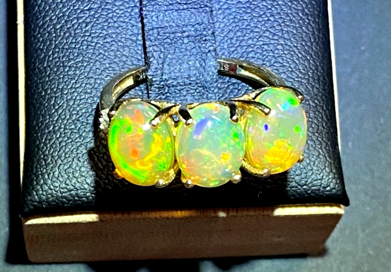 Dazzling 14kt Yellow Gold Ethiopian Opal and Diamond Ring Size 7 1/4 7.25