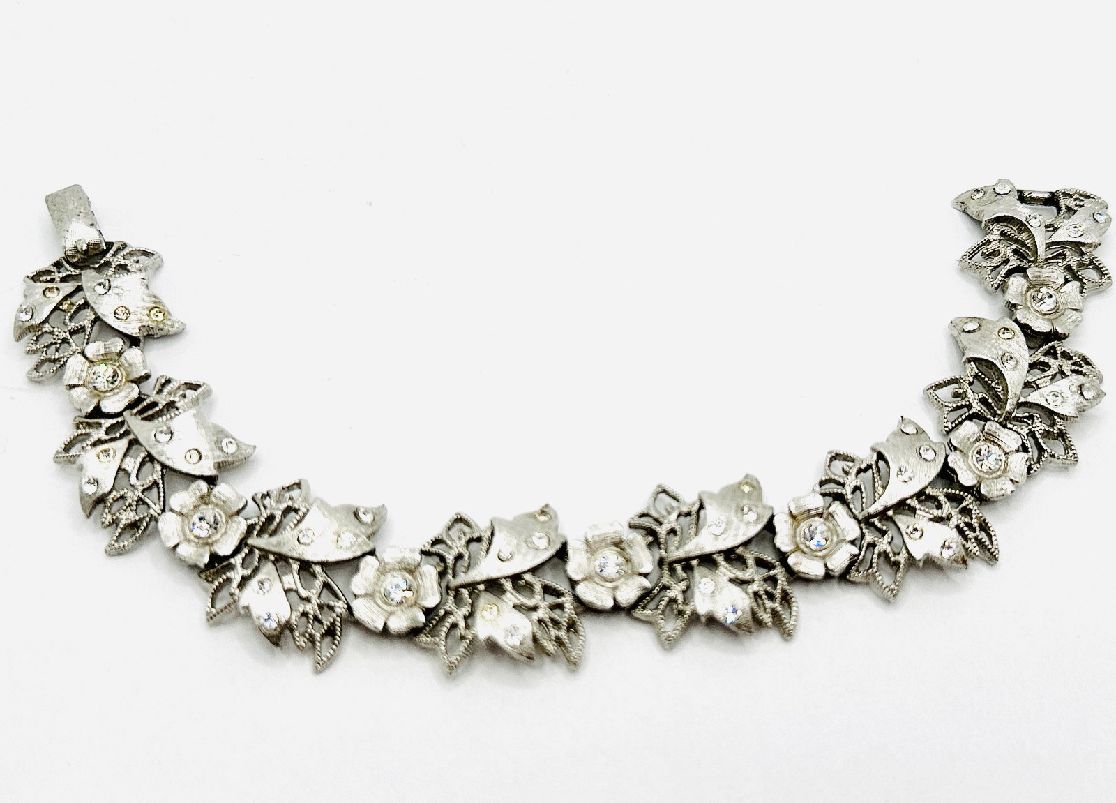 Unusual Signed Vtg Kramer Brushed Silver Tone Rhinestone Floral Bracelet 6.75″