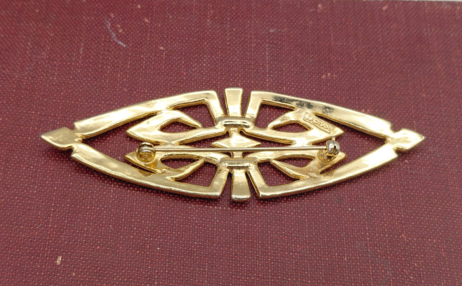 3.5″ JJ Horizontal Shaped Gold-Toned Symmetrical Hammered Metal Brooch