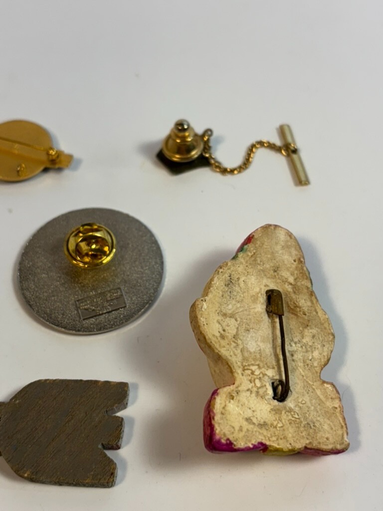 Vintage Chicago Cubs Pin and Other Novelty Retro Advertising