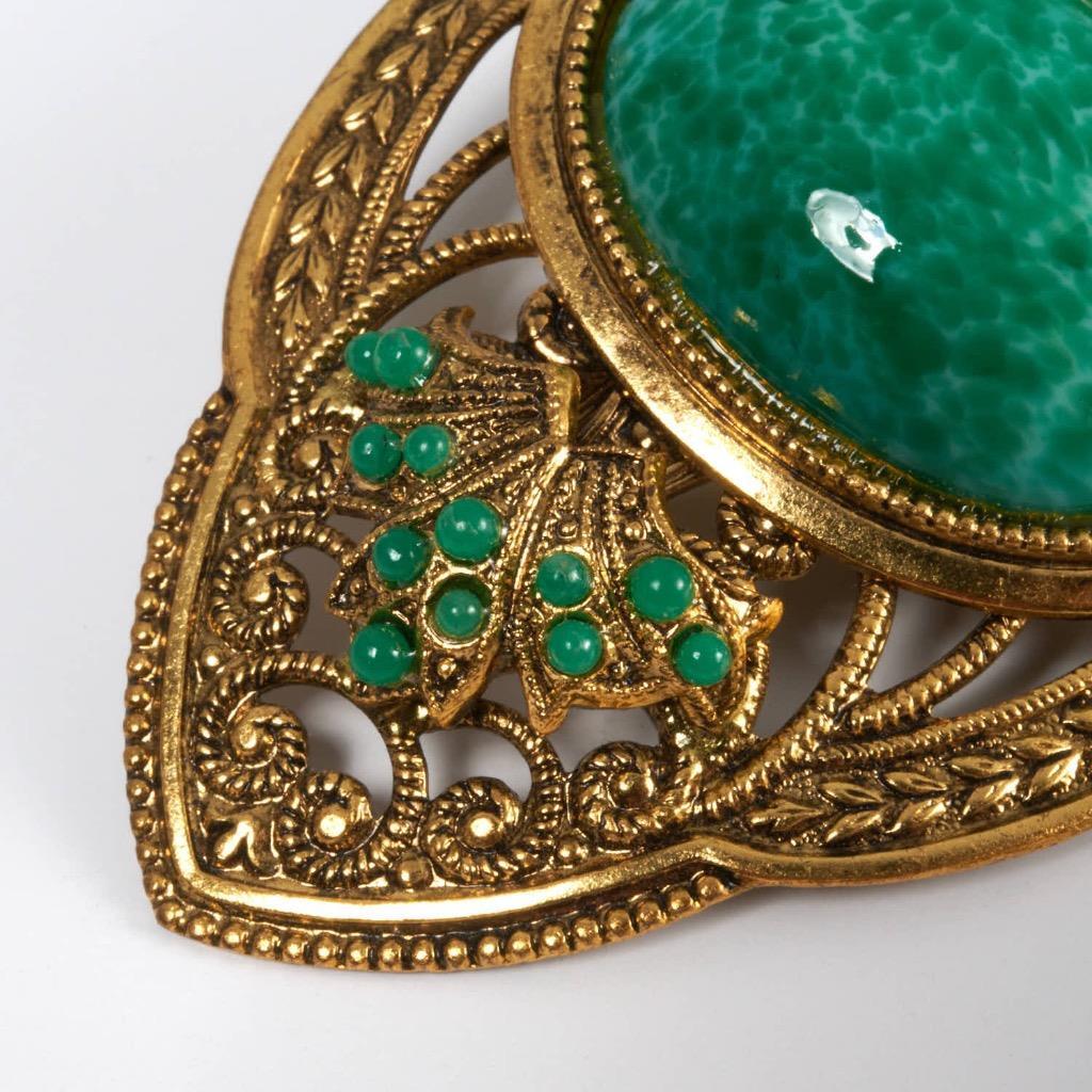 Czech Green Peking Glass Art Deco Style Goldtone Eye Shape Oval Filigree Brooch