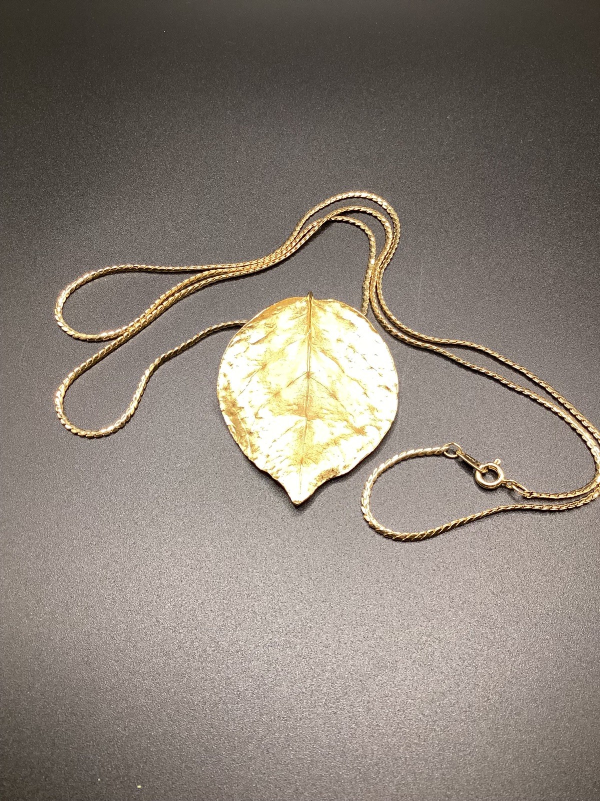 Vintage Crown Trifari Gold Leaf Necklace clean very good shape