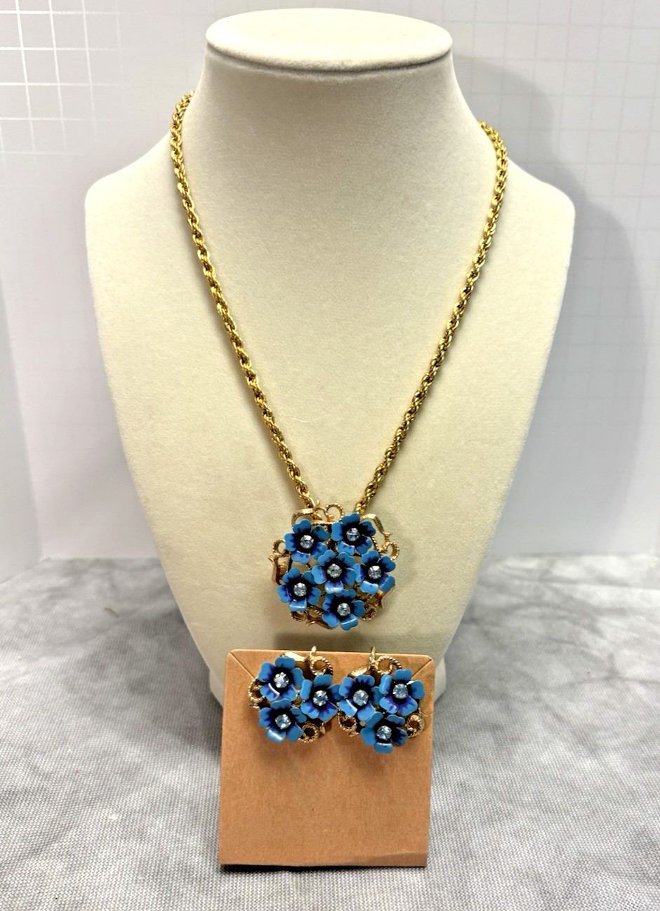 Vtg Avon Forget Me Not Flower Pendant Brooch Necklace & earrings Blue Flowers