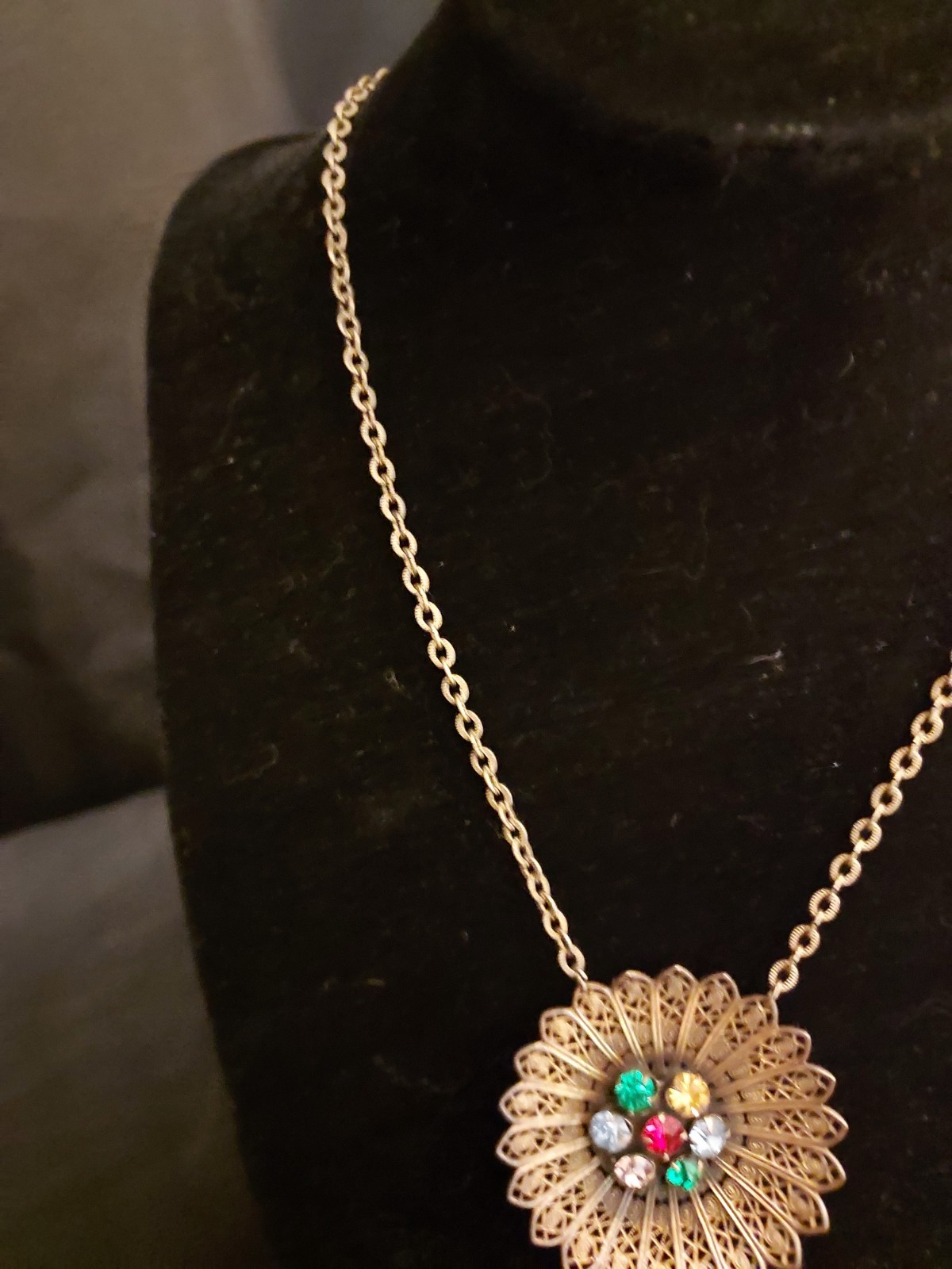 VINTAGE LITTLE NEMO RHINESTONE GOLD TONE NECKLACE GREAT CONDITION