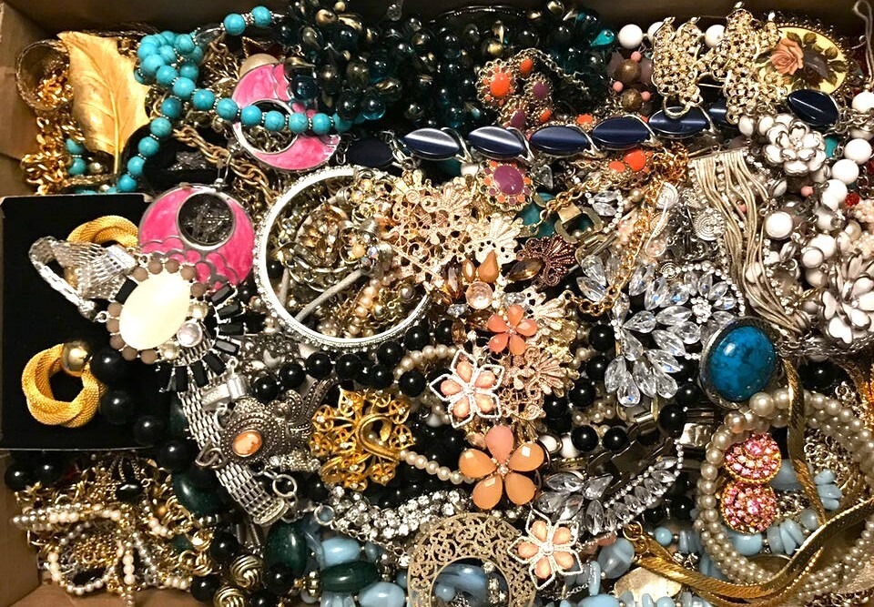1 Lb Unsorted Jewelry Vintage & New Lot Craft Junk & Wear Resell Mixed Tangles