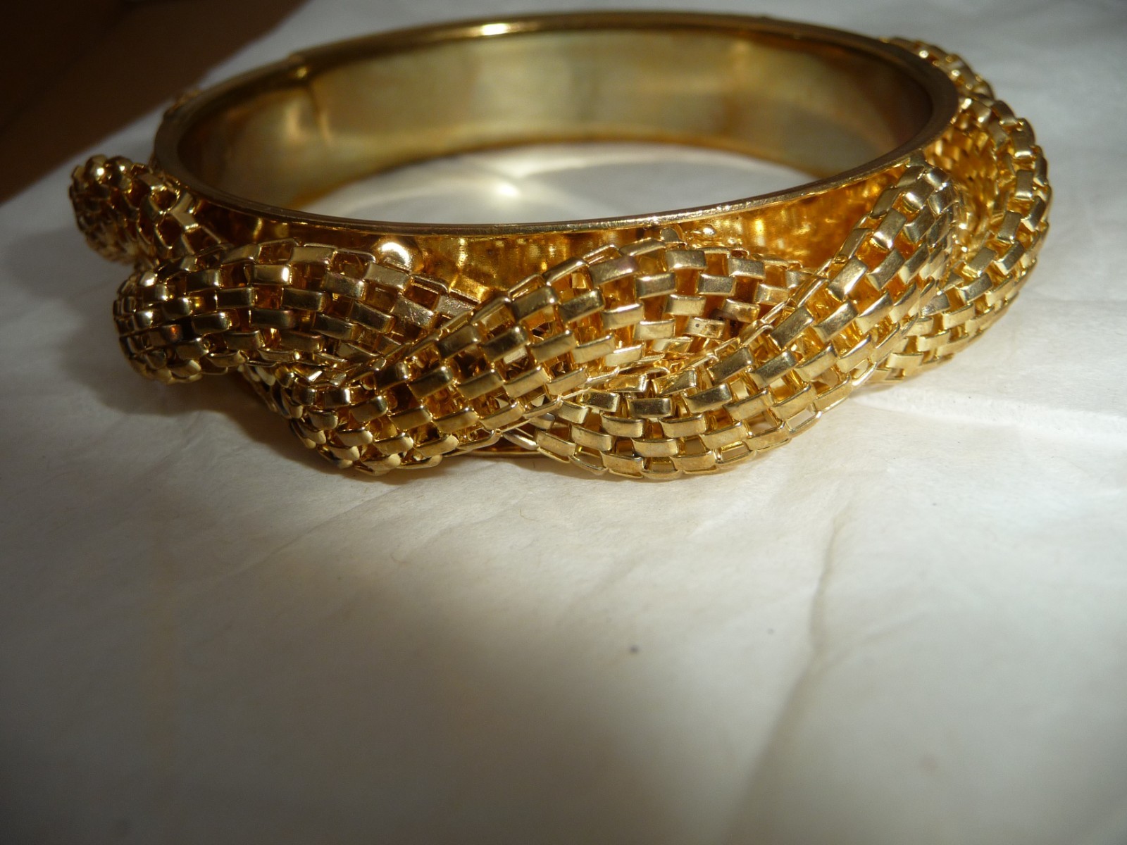 1/2” W GOLD TONE METAL MESS BANGLE BRACELET #5/25