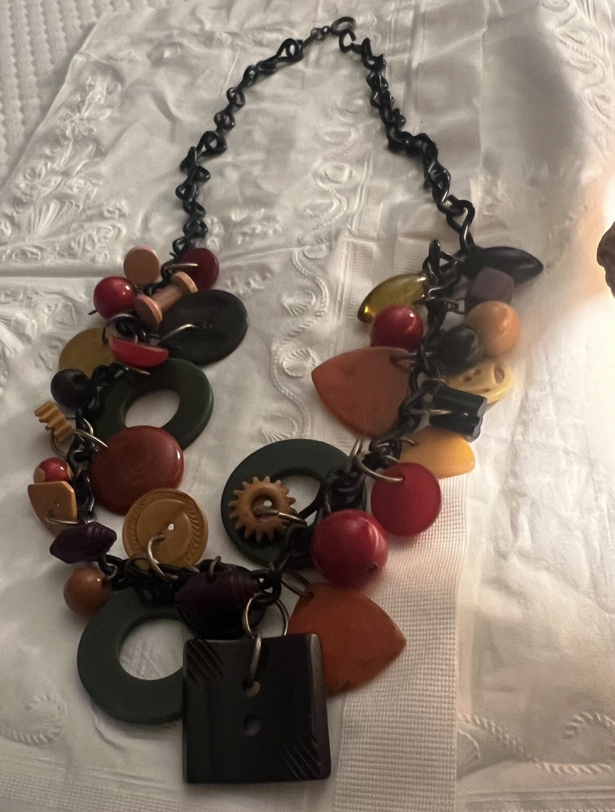 Vintage Unique Bakelite&Lucite Charm Statement Necklace buttons/beads shapecharm