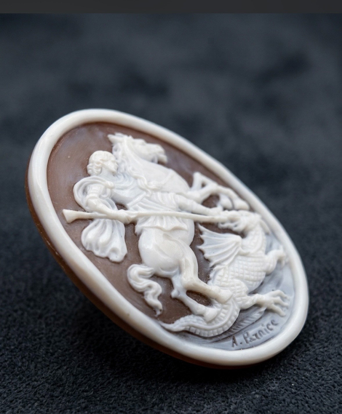 AMAZING SHELL CAMEO HANDMADE SIGNED
