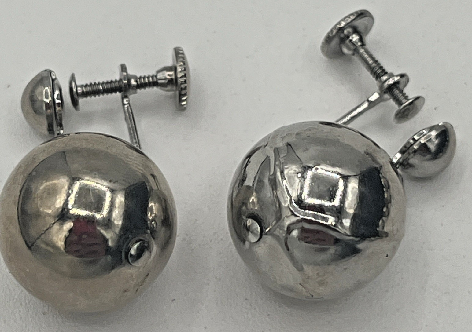 Stunning Vintage Silver‑Tone Ball Bead Necklace & Earrings Set – Classic