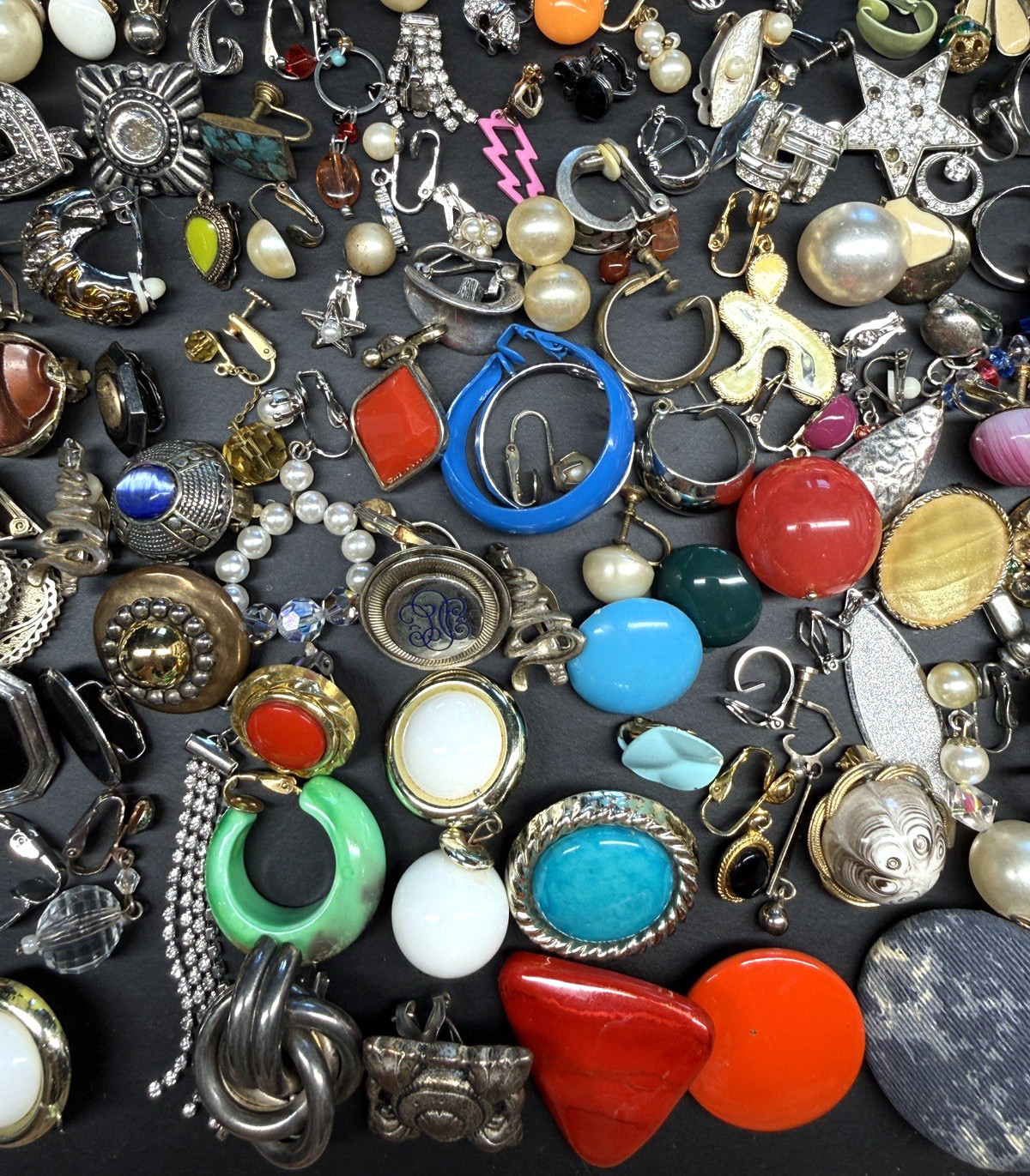 220 Pcs Vintage Clip On Screw Back Single Earrings Lot Junk Craft Repair