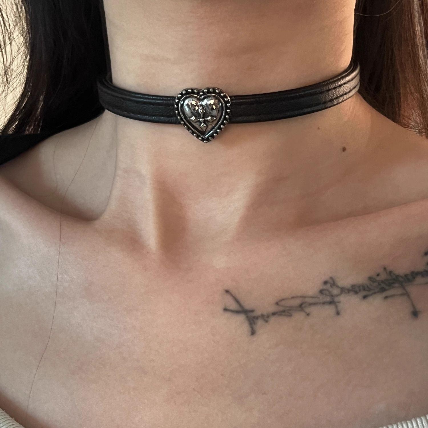 Vintage Flower Heart Pu Leather Choker Necklace Punk Goth Chain Jewelry Gift