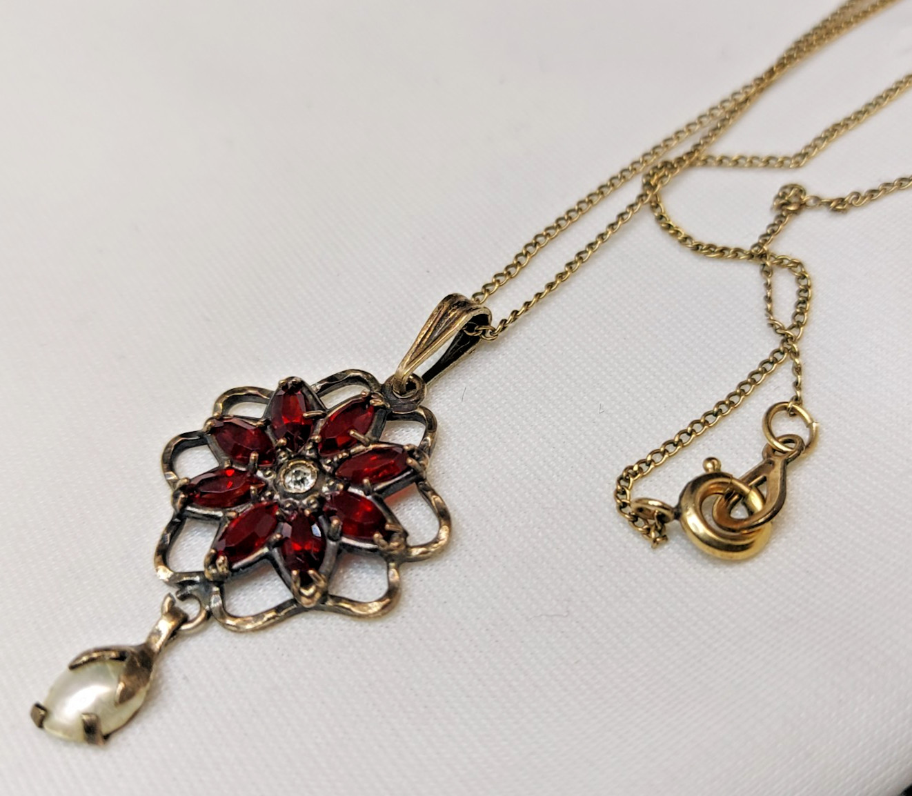 Vintage AMCO Victorian Style 1/20 14k Gold Filled Garnet Red Pendant Necklace