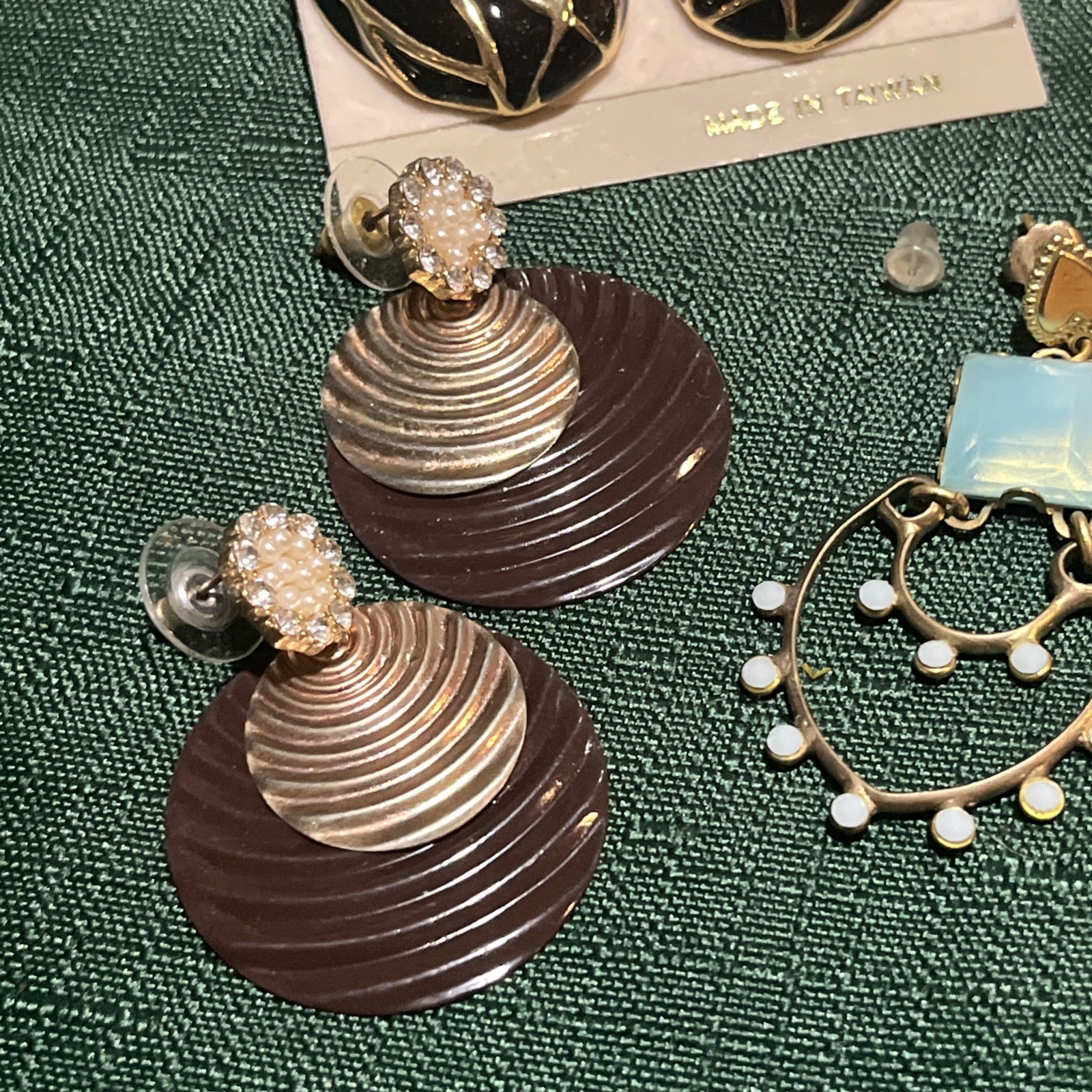 Women’s Vintage earrings Lot Gold Tone Silver Tone Some Name Brands Pierced 18