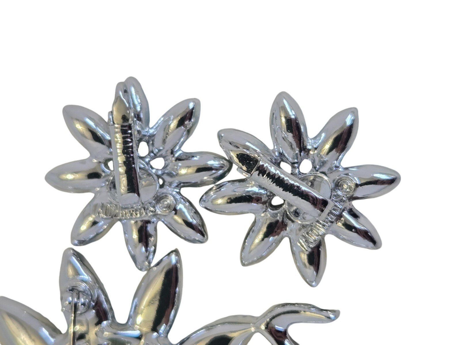 Vtg Sarah Coventry Daisy Time Brooch w/ Matching Clip-on Earrings (1971) Signed