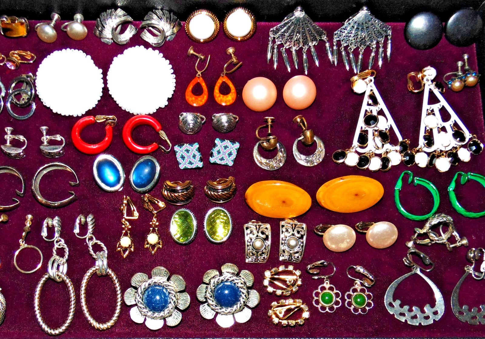 Vintage-Mod Lot 200 ALL Clip-on Earrings Pairs Some Signed Jewelry Rhinestone +