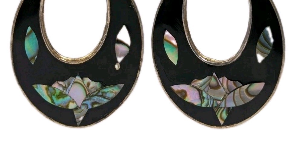 Vintage Alpaca Mexico black earrings with mother of pearl and abalone flowers