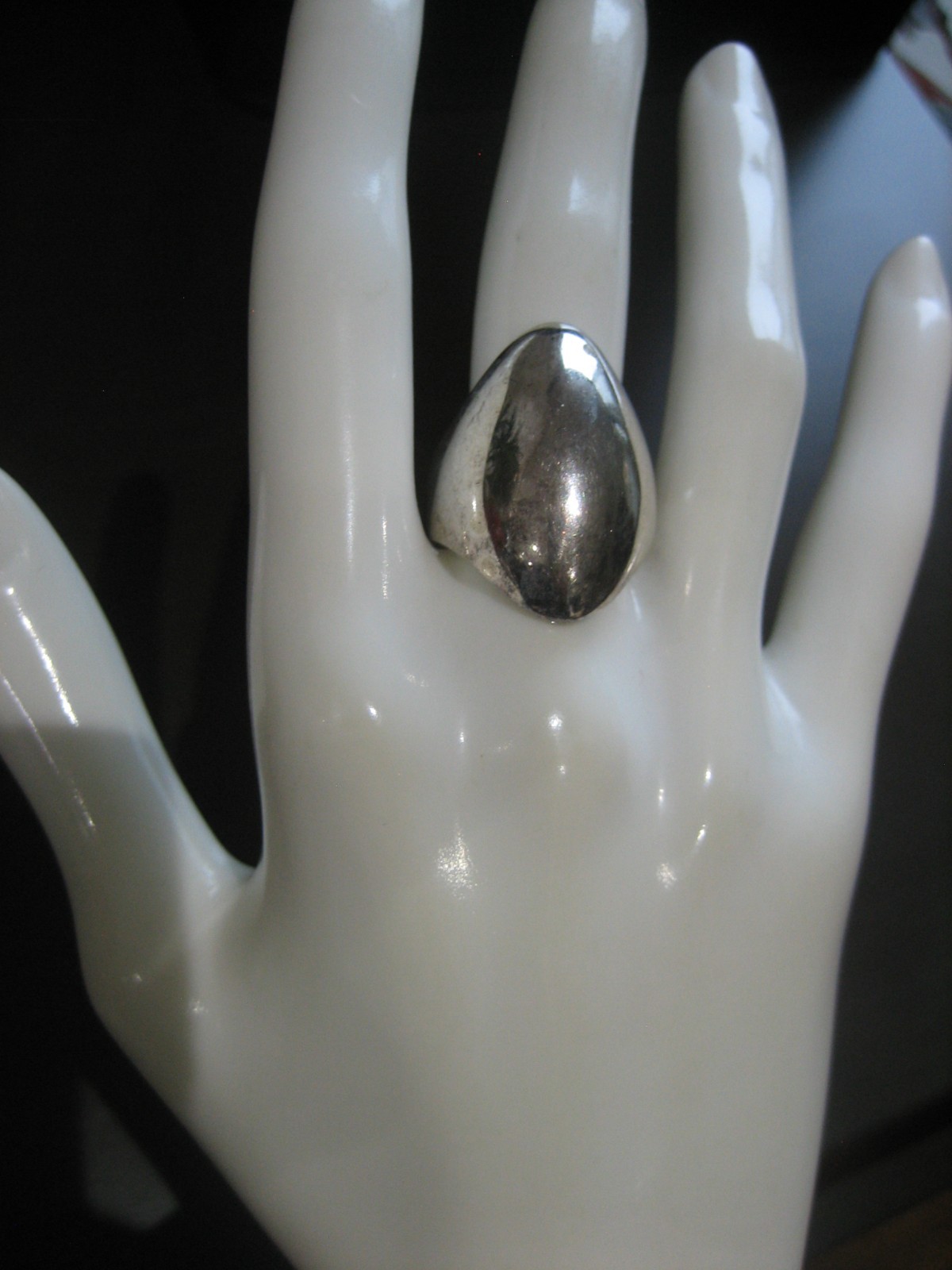 VINTAGE STERLING SILVER 925 MARKED MC MODERNIST DOME RING SIZE 8.5