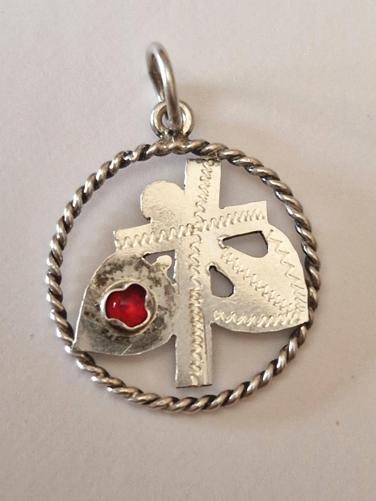Vintage Silver Cross Pendant Charm Round Twisted Rope Frame Red Stone 1g+