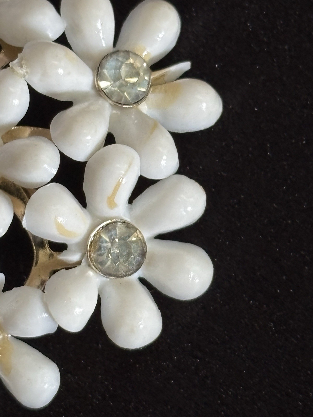 Vtg White Daisy Necklace Bracelet Brooch Earrings Parure Set Gold Toned Gift Box