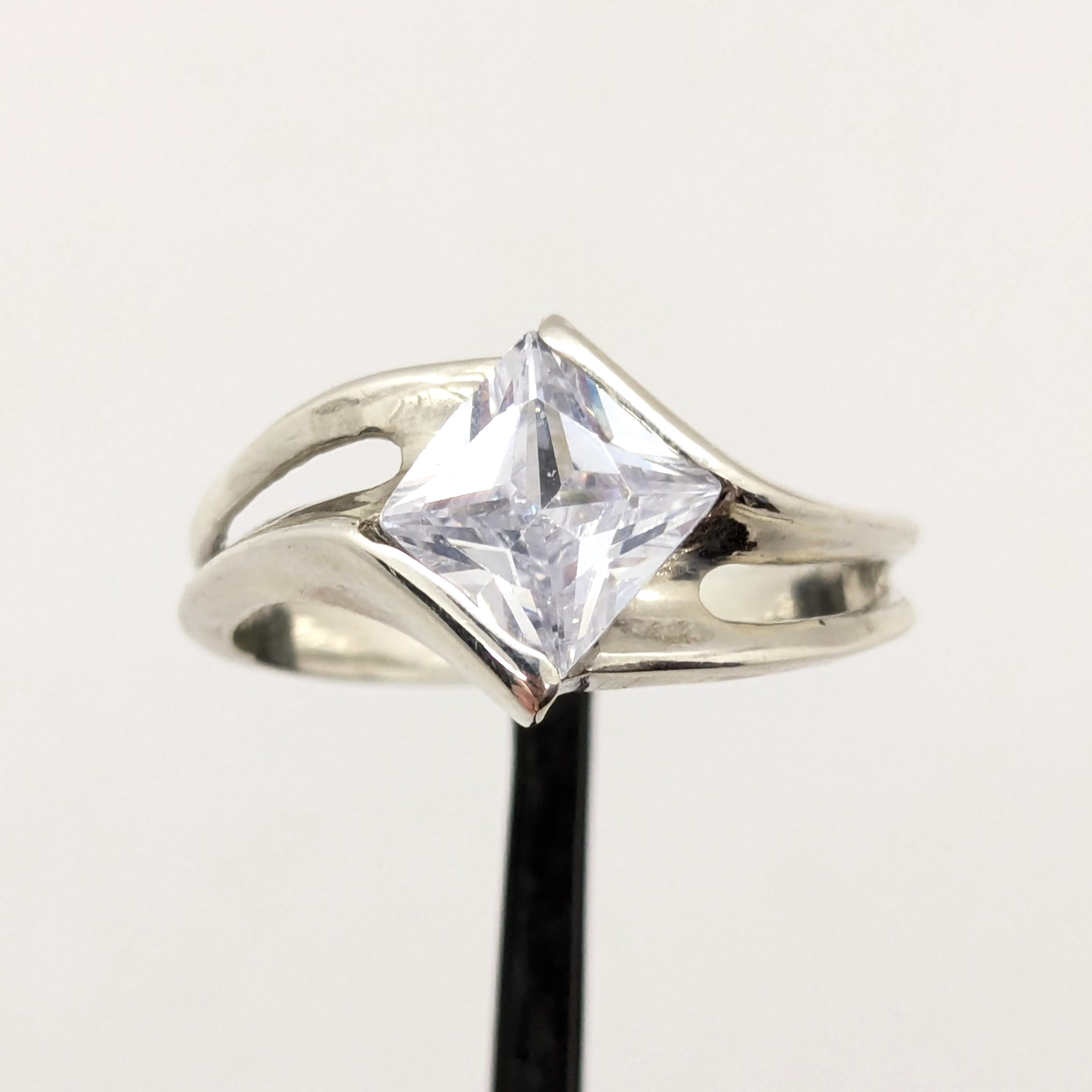Vintage Elegant RING Silver 925 with Chic Bright Stone -size: 9.25US (19mm)| #25