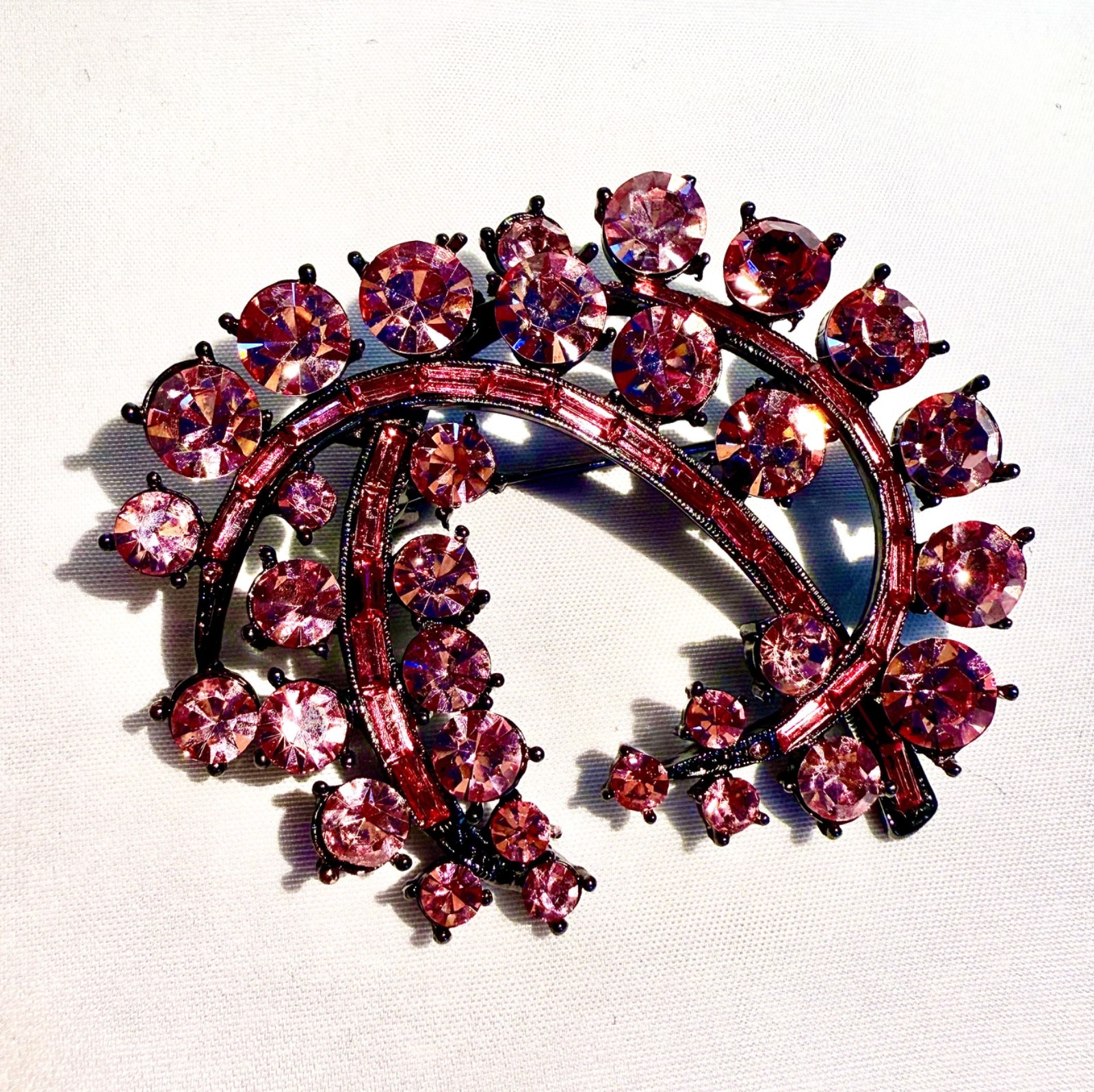 Vintage Ruby Red AB Rhinestone Cluster Brooch Pin 1.5″ Floral Starburst