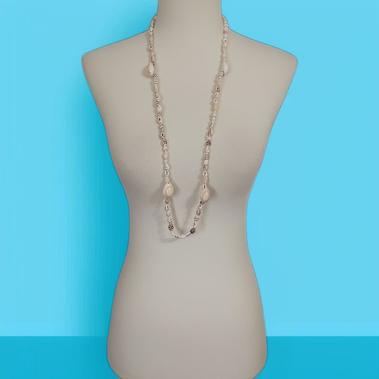 Vintage Cowrie Momi Shell Necklace Strand Hawaiian Lei Beachy Coastal Tropical