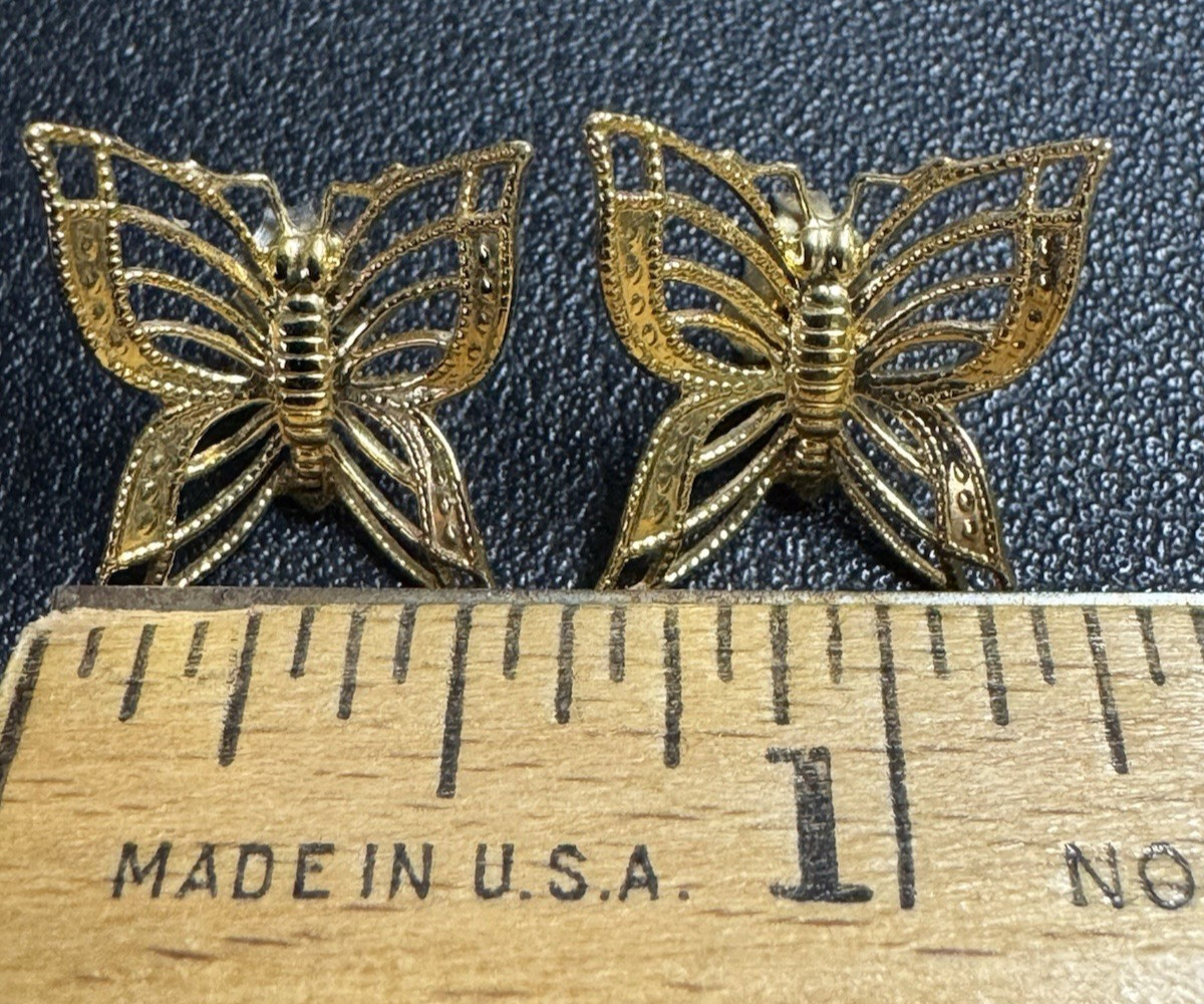 Filigree Gold-toned Butterfly Pierced Earrings 1970’s .5″