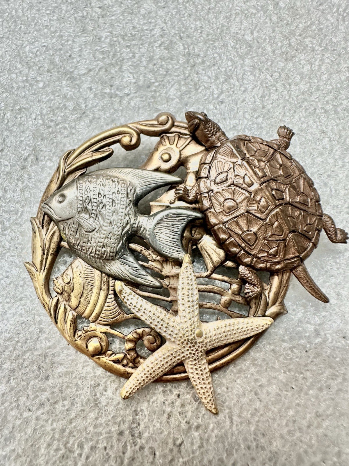 Vtg Mixed Metals Multi Layer Under Water OCEAN Creatures Brooch 2.25”